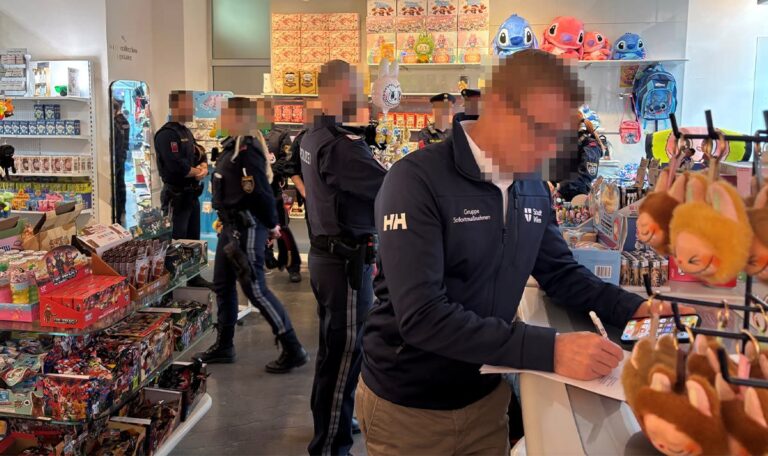 Razzia in Wien: Magistrat schließt Geschäft und Puff-Hotel (FOTOS)